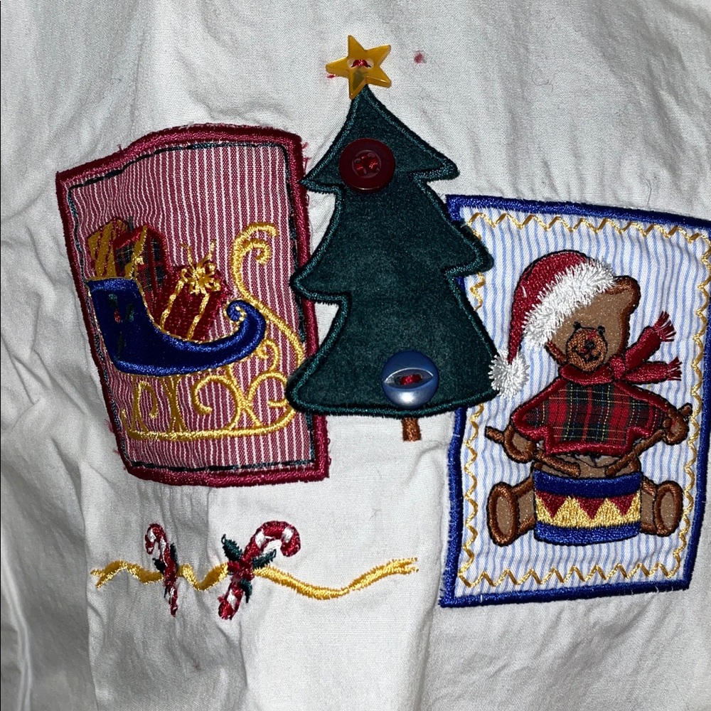 White Broadcloth Christmas Design Blouse with Ribbon trim Collar and Cuffs XL - Picture 4 of 6